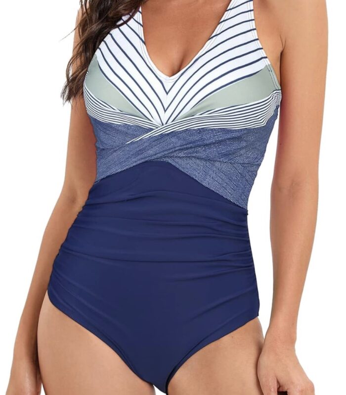 traje-bano-enterizo-azul-mujer-rayas-elegante