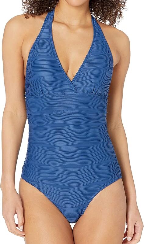 Traje de baño azul enterizo para mujer con textura ondulada y escote en V ideal para playa y piscina