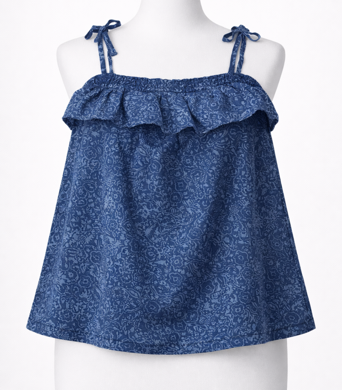 Blusa azul floral para niña de 5 años con tirantes tipo lazo y detalle de volantes ideal para verano