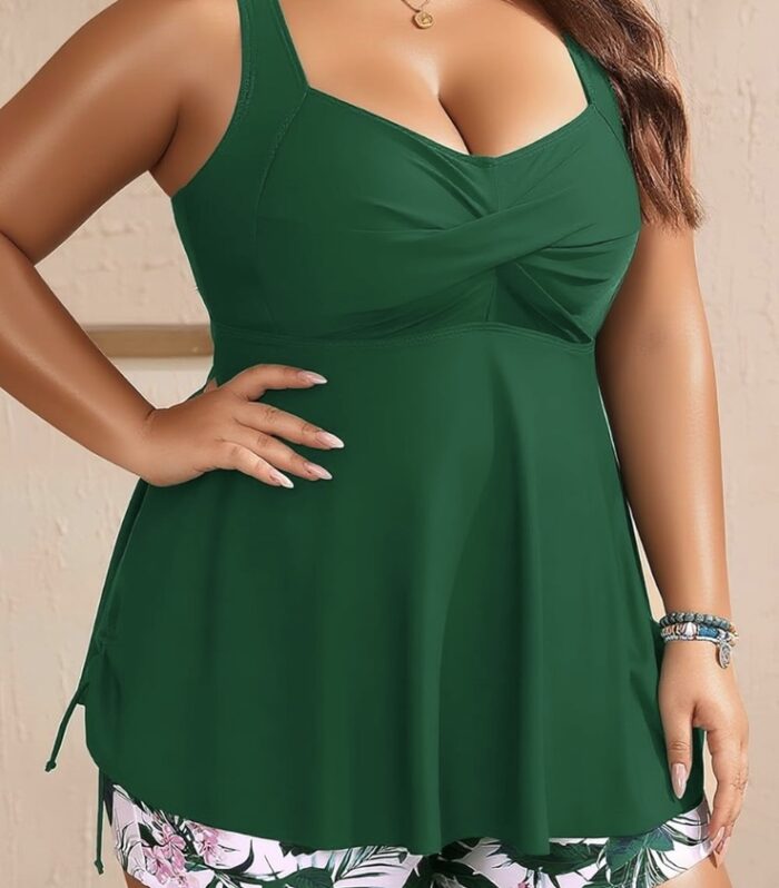 Top de playa verde para mujer plus size con tirantes anchos y diseño elegante para verano y piscina